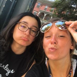 Meet your Posher, Emily